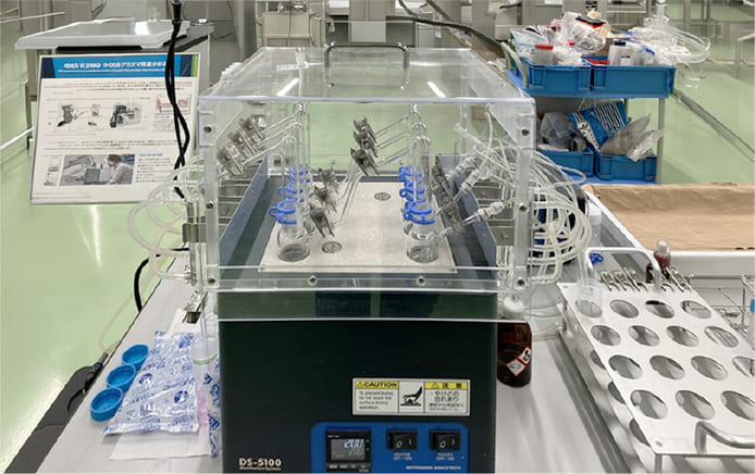 産業廃棄物の処分・再資源化を行う京葉興業の前処理で使う蒸留器の写真