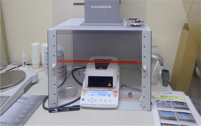 産業廃棄物の処分・再資源化を行う京葉興業の水分計の写真